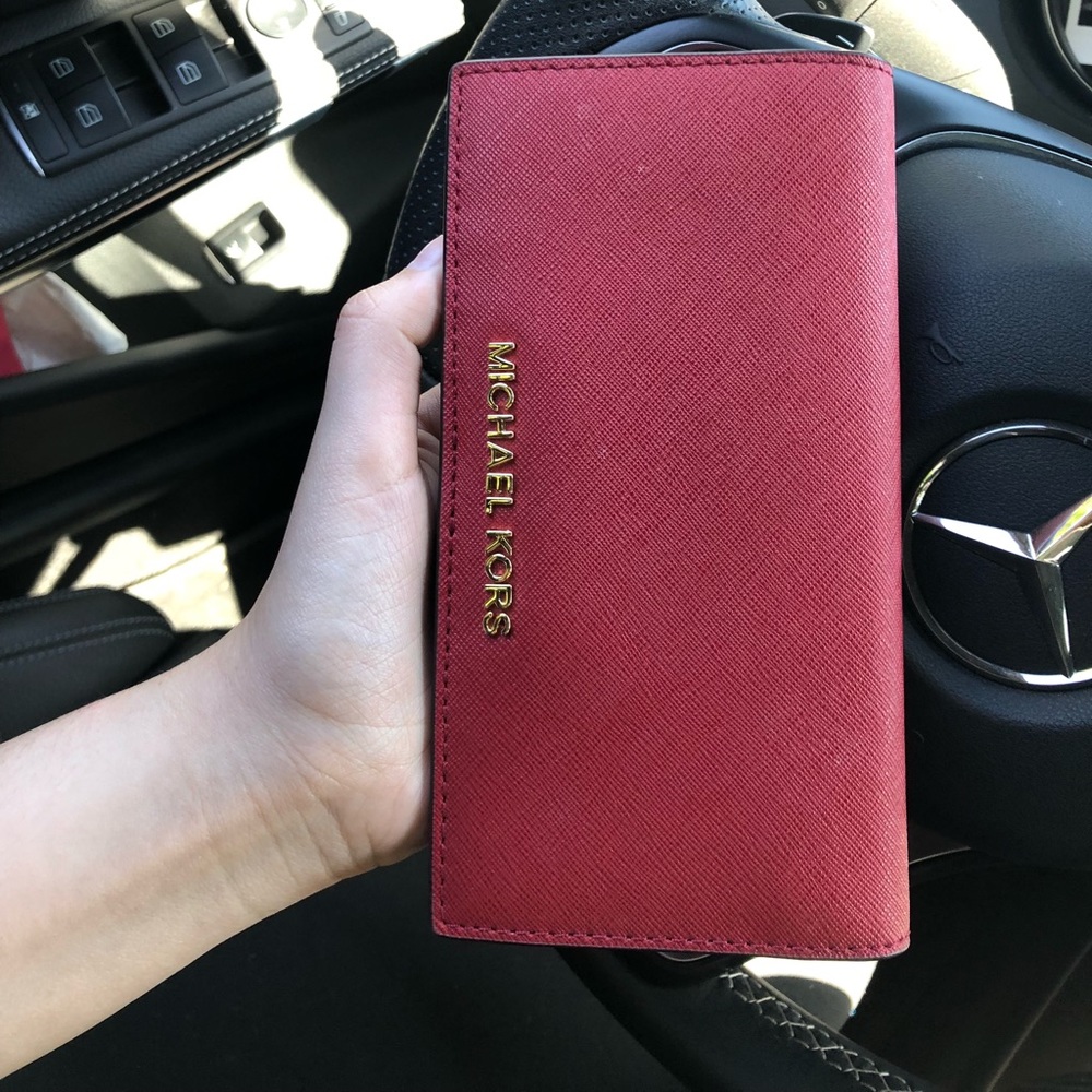 💋RED MICHAEL KORS WALLET💋